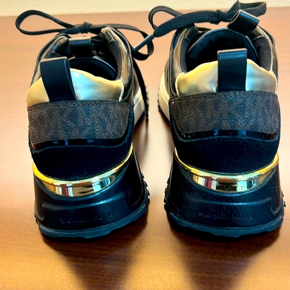 Sneakers by Michael Kors - Picture 3 of 6